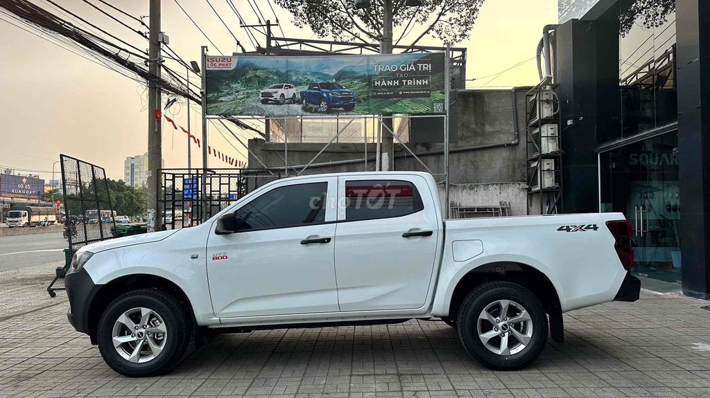 Isuzu Dmax 2025 2 cầu số sàn thanh lý giảm 50 trie. Mua bán Ô tô tại Thành phố Buôn Ma Thuột Đắk Lắk được đăng bởi Hoàng Minh Hải hình 3