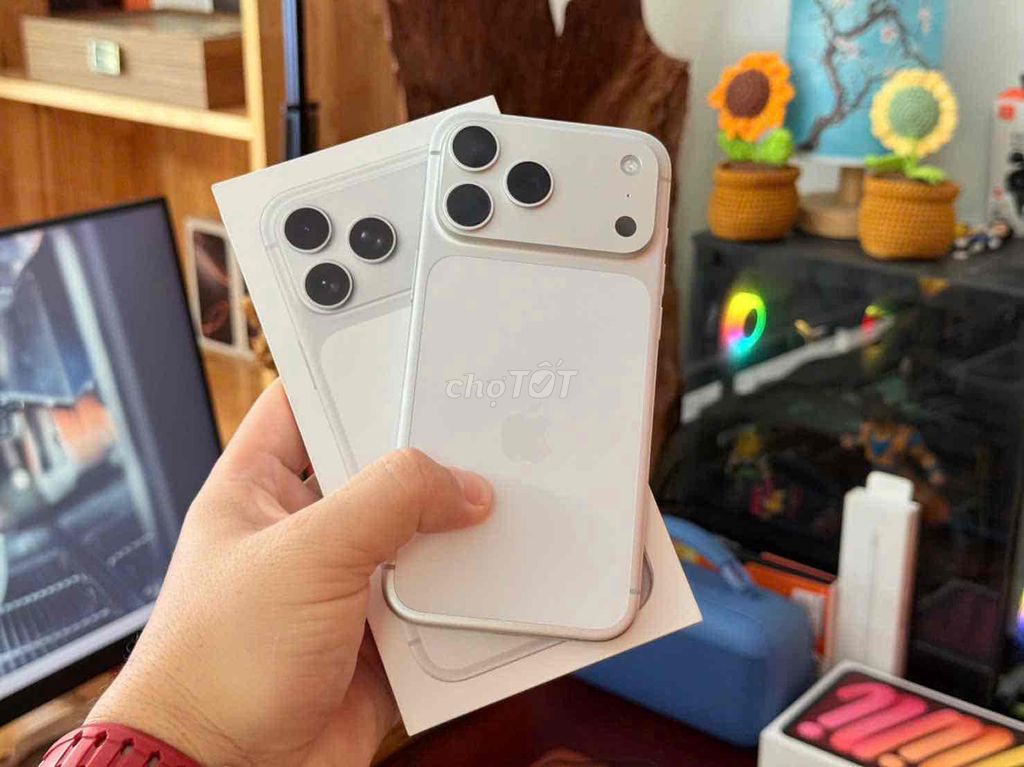 iPhone 17 ProMax 256GB Bạc new chưa sạc tgdd. Mua bán Điện thoại tại Quận Ninh Kiều Cần Thơ được đăng bởi TRƯƠNG QUỲNH hình 1