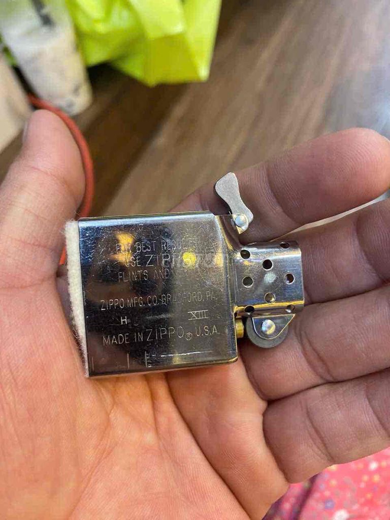 hộp quet zippo noi dia mỹ 13 la mã năm 1997 zin