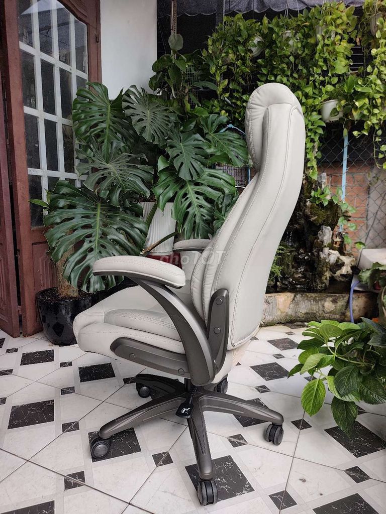 ghế văn phòng. Mua bán Bàn ghế tại Thị xã Tân Uyên Bình Dương được đăng bởi Tấn sơn Nguyễn hình 1