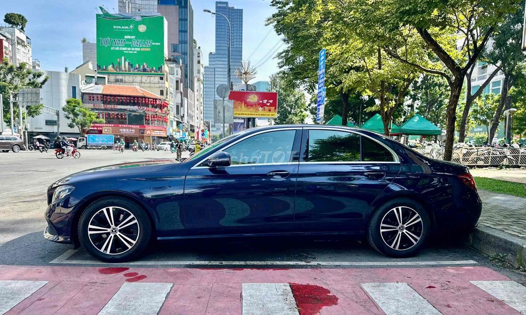 Mercedes E180 sx 2020 màu xanh nội thất nâu lăn bá. Mua bán Ô tô tại Quận Tân Phú Tp Hồ Chí Minh được đăng bởi Phước Nguyễn hình 3