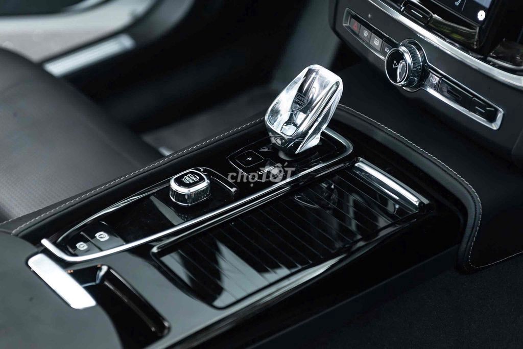 VOLVO S90 T8 2024 odo 3000km. Mua bán Ô tô tại Quận 1 Tp Hồ Chí Minh được đăng bởi Tiền Bùi LONGANH  hình 7