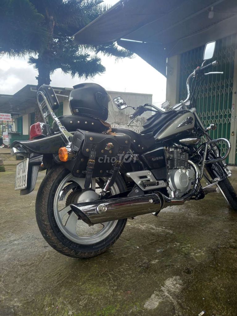 Suzuki GZ 150A màu Đen. Mua bán Xe máy tại Huyện Đức Trọng Lâm Đồng được đăng bởi Hoài Luc hình 1