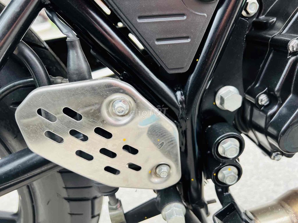 GPX Legend 200 vàng trẻ trung-classic lướt đẹp pkl. Mua bán Xe máy tại Quận Cầu Giấy Hà Nội được đăng bởi Tong motor xe may hình 5