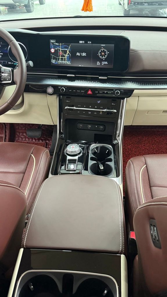 Kia Carnival Royal VIP 2023 Đỏ trắng. Mua bán Ô tô tại Quận 1 Tp Hồ Chí Minh được đăng bởi Mr Hợi  hình 12