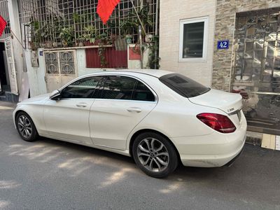 Mercedes-Benz C200 2018 Trắng 65000 km. Mua bán Ô tô tại Quận Ngô Quyền Hải Phòng được đăng bởi nguyễn thức