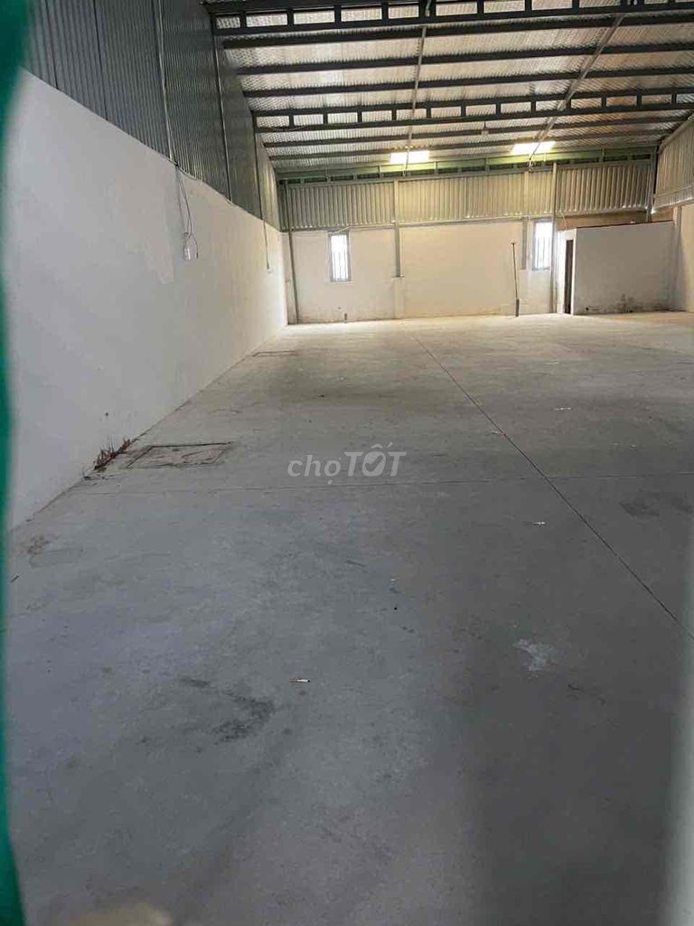 KHO XƯỞNG ĐẸP Y HÌNH ( 250m2 ) NGUYỄN CỬU PHÚ
