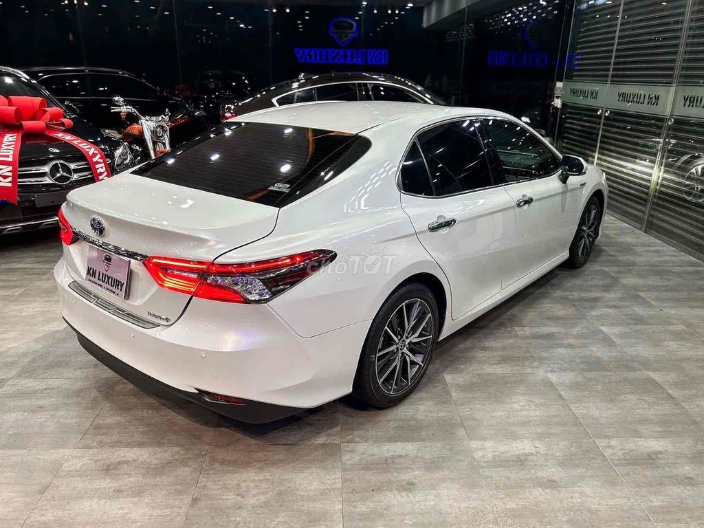Toyota Camry 2022 2.5HV - 28000 km. Mua bán Ô tô tại Quận 7 Tp Hồ Chí Minh được đăng bởi Lê Văn Út hình 7