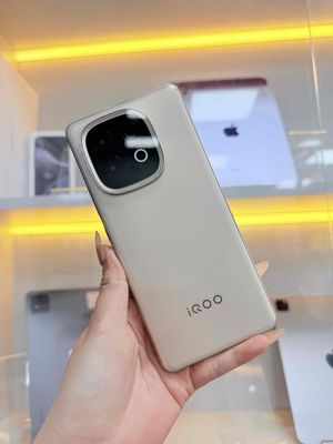 VIVO IQOO Z10 TURBO PRO-BẢN 12/256G-MÀU GOLD