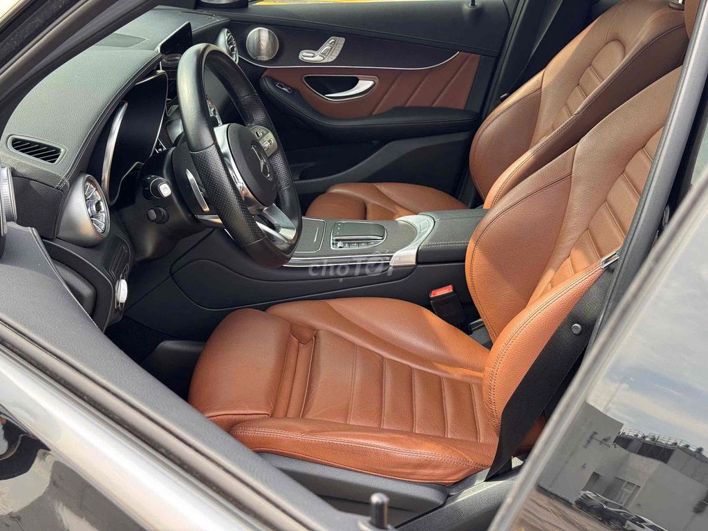 Mercedes Benz GLC300 V1 2022 - 39000 km. Mua bán Ô tô tại Quận Bình Tân Tp Hồ Chí Minh được đăng bởi Lê Minh Quý hình 6