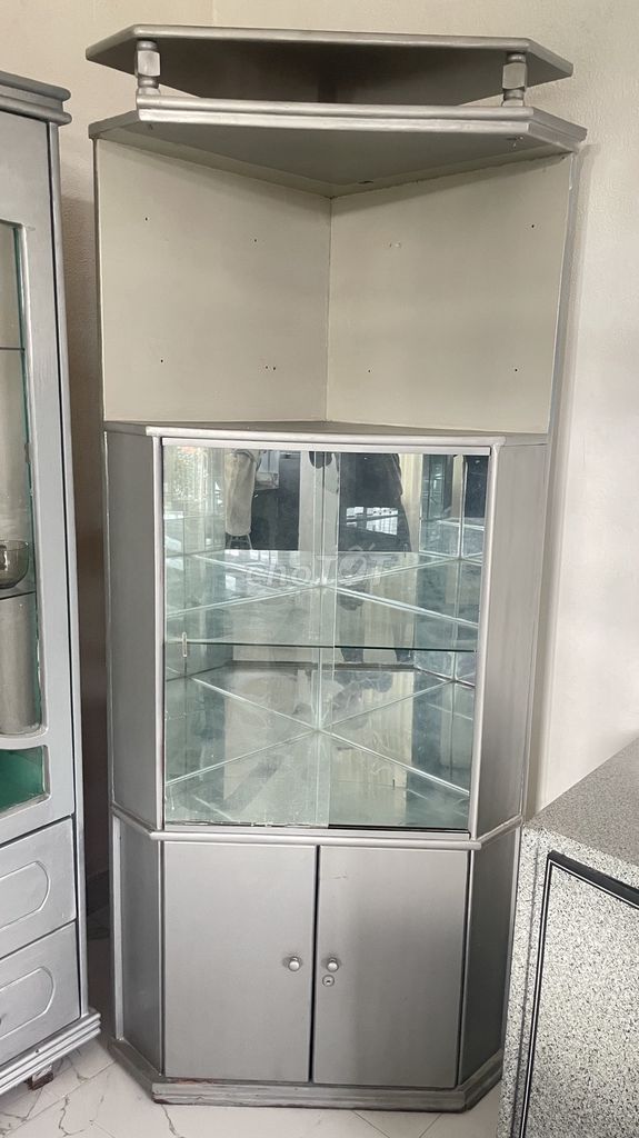 Tủ trưng bày  / tủ. Mua bán Tủ, kệ gia đình tại Thành phố Đà Lạt Lâm Đồng được đăng bởi Huy Nguyen hình 1
