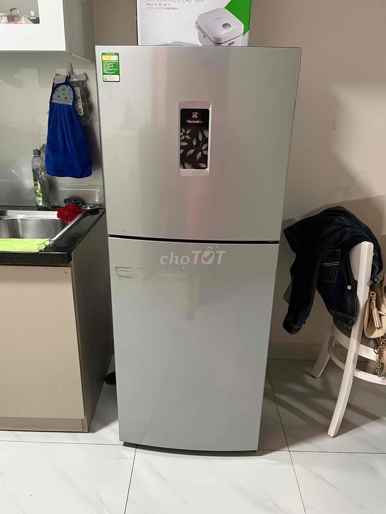 Tủ lạnh Electrolux 211 lít Đã sử dụng. Mua bán Tủ lạnh tại Quận 7 Tp Hồ Chí Minh được đăng bởi Ha Vi hình 1