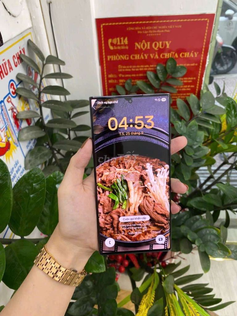 Samsung Galaxy S22 Ultra 2sim zin ápxuất. Mua bán Điện thoại tại Quận 1 Tp Hồ Chí Minh được đăng bởi Minh phương hình 1