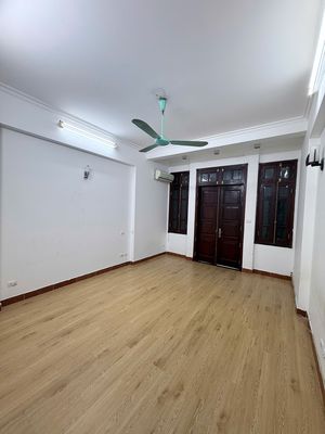 Townhouse 52 m² · 8 bed · Phố Hoàng Cầu
