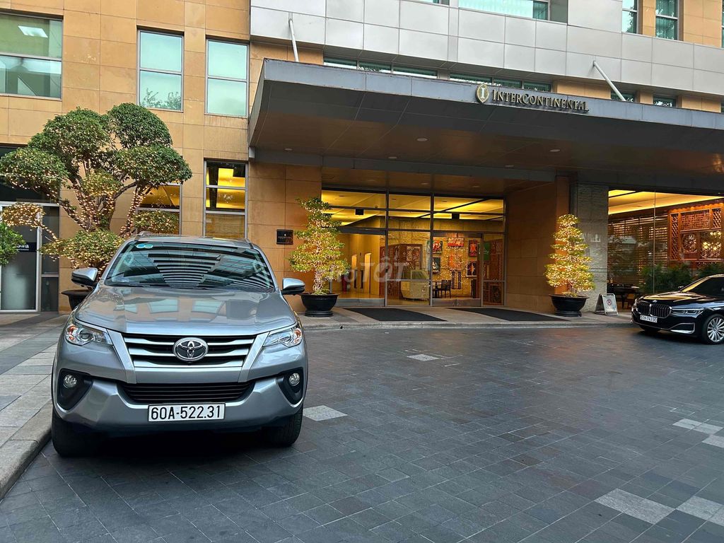 Toyota Fortuner 2018, дизель, механика, серебристый
