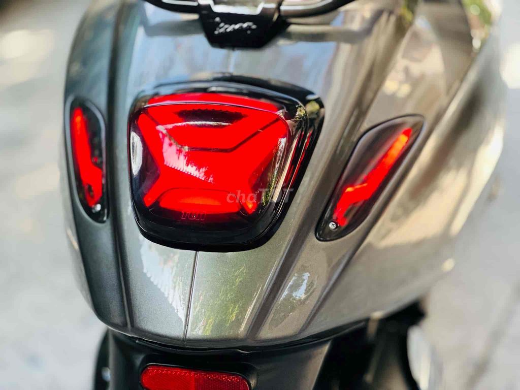 Xe Vespa Sprint 125 xám titan 95% BSSG Chính Chủ