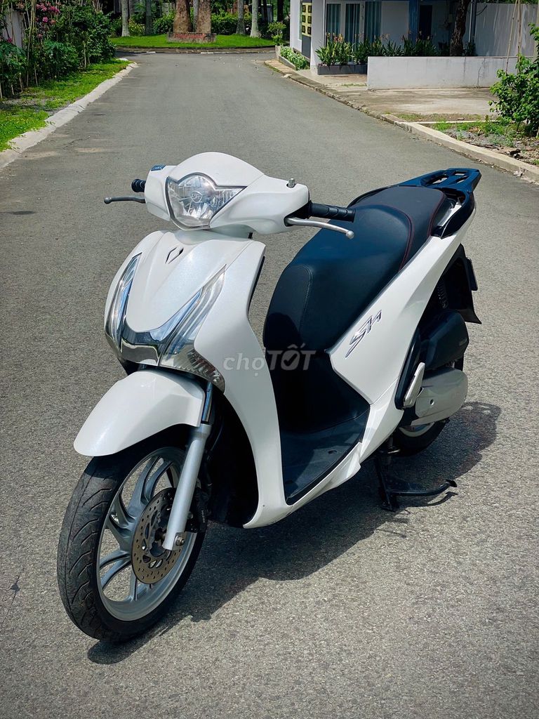 Xe máy Honda SH màu trắng sản xuất 2012. Mua bán Xe máy tại Huyện Trảng Bom Đồng Nai được đăng bởi Của Hàng Xe Máy U Phong hình 14