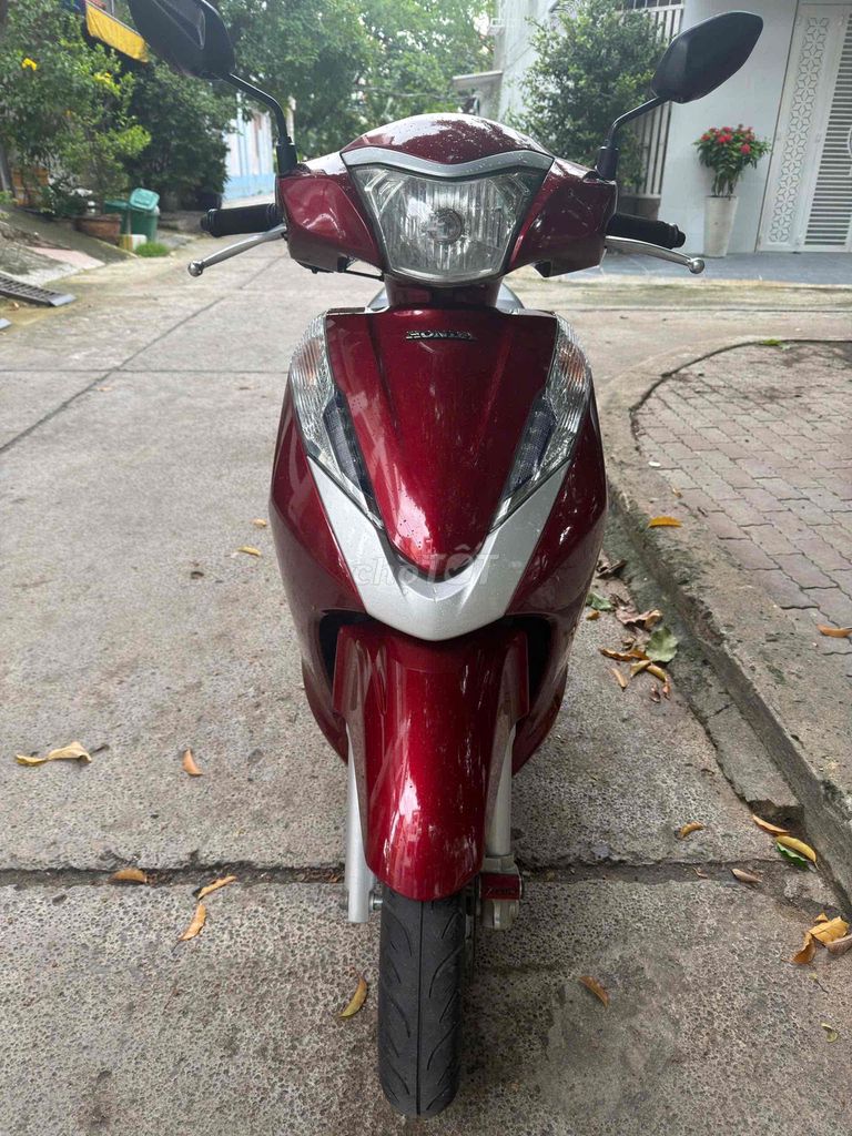 Honda Lead Fi 2013 Красный. Документы владельца, нотариус