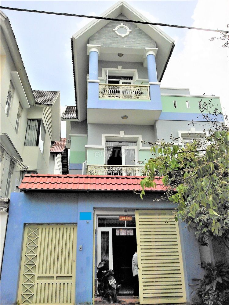 Biệt thự Phạm Thế Hiển, P7,Q8: 137m2, trệt, 2lầu