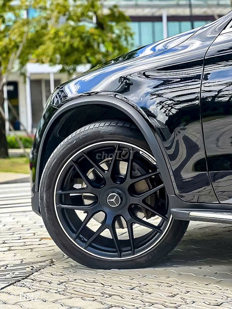 Mercedes Benz GLC250 4MATIC model 2020. Mua bán Ô tô tại Quận 7 Tp Hồ Chí Minh được đăng bởi JENNIE hình 5