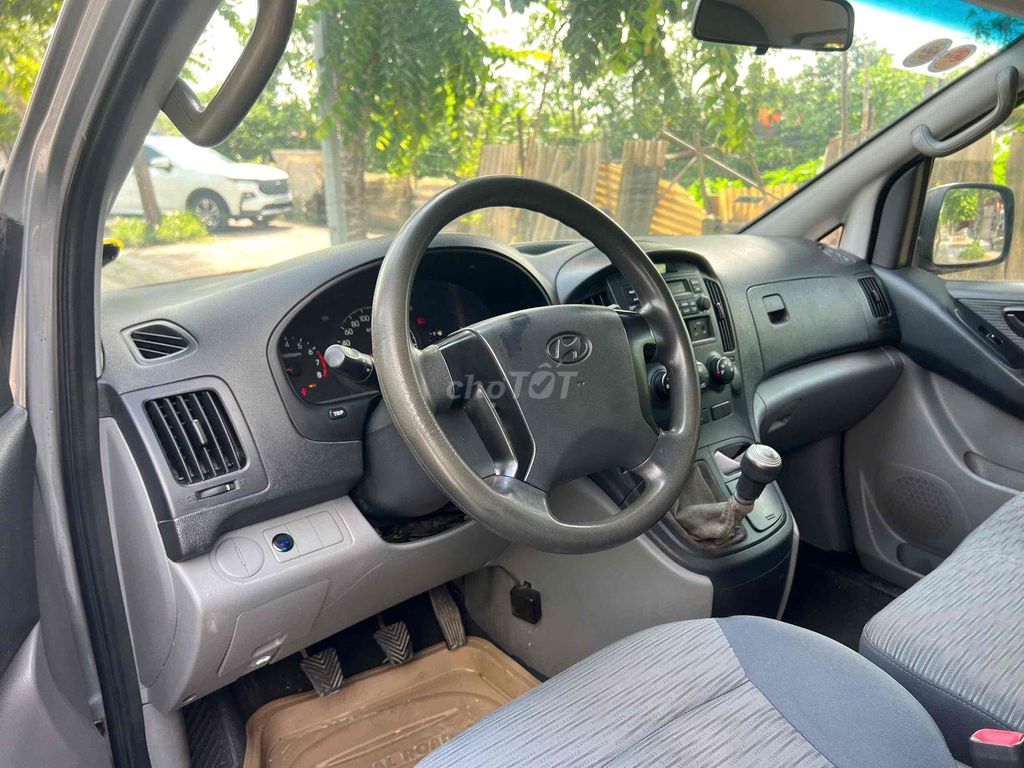 Hyundai Starex 2011 2.5D MT - 130000 km. Mua bán Ô tô tại Quận 7 Tp Hồ Chí Minh được đăng bởi Lethai hình 6