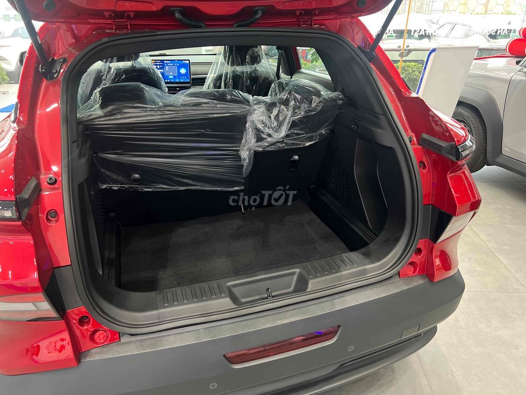 VF6 Plus Đỏ mới 100%, xe sẳn giao ngay. Mua bán Ô tô tại Quận 12 Tp Hồ Chí Minh được đăng bởi VinFast An Sương Quốc Lộ 1A hình 13