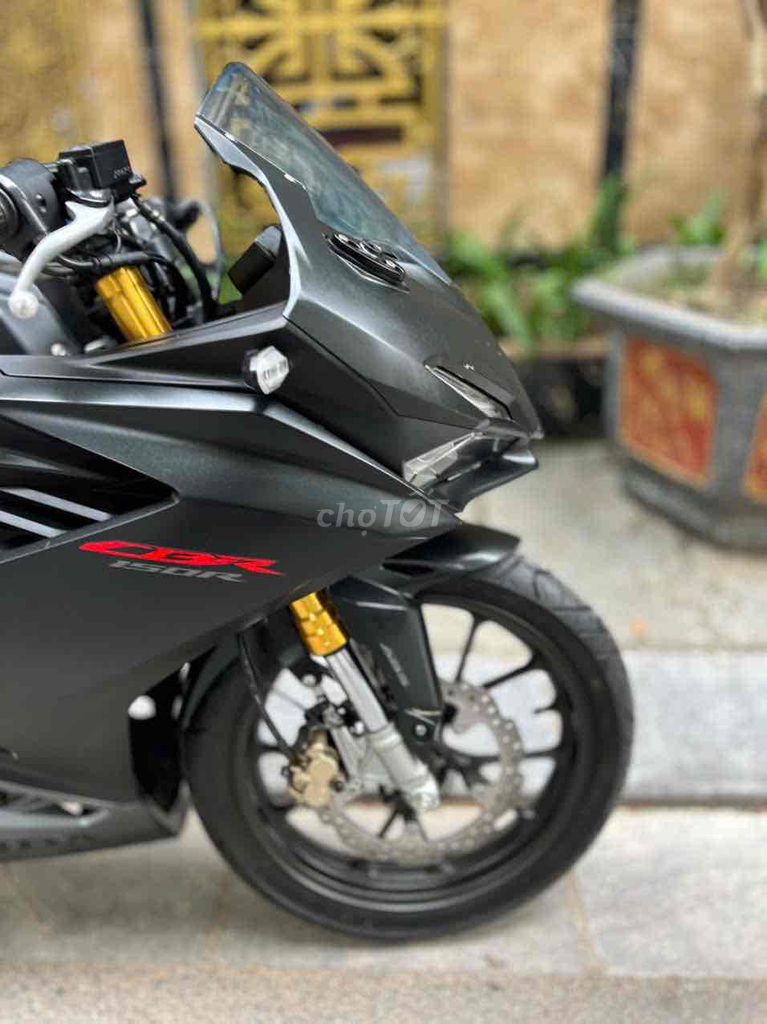 HONDA CBR150 ABS FI date Mới nhất iển số 29 lướt. Mua bán Xe máy tại Quận Cầu Giấy Hà Nội được đăng bởi Tong motor xe may hình 5