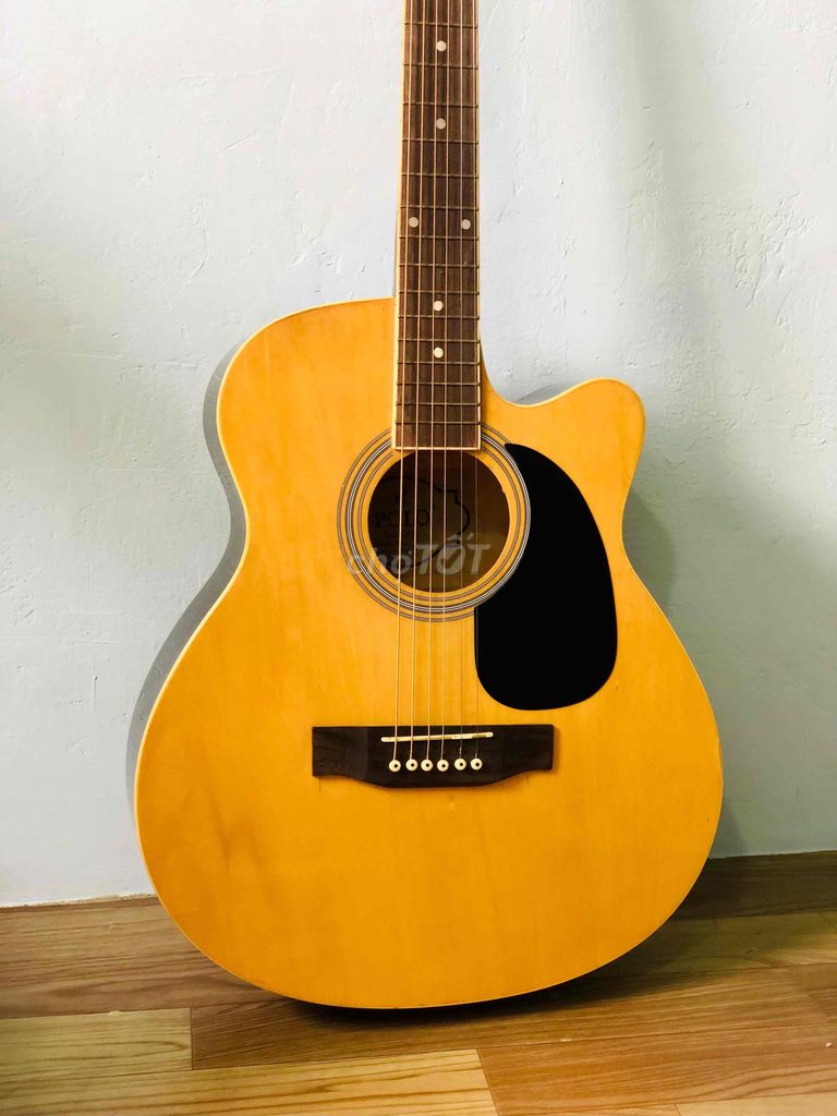 Guitar Acoustic mặt top rạn nhẹ nên bán rẻ