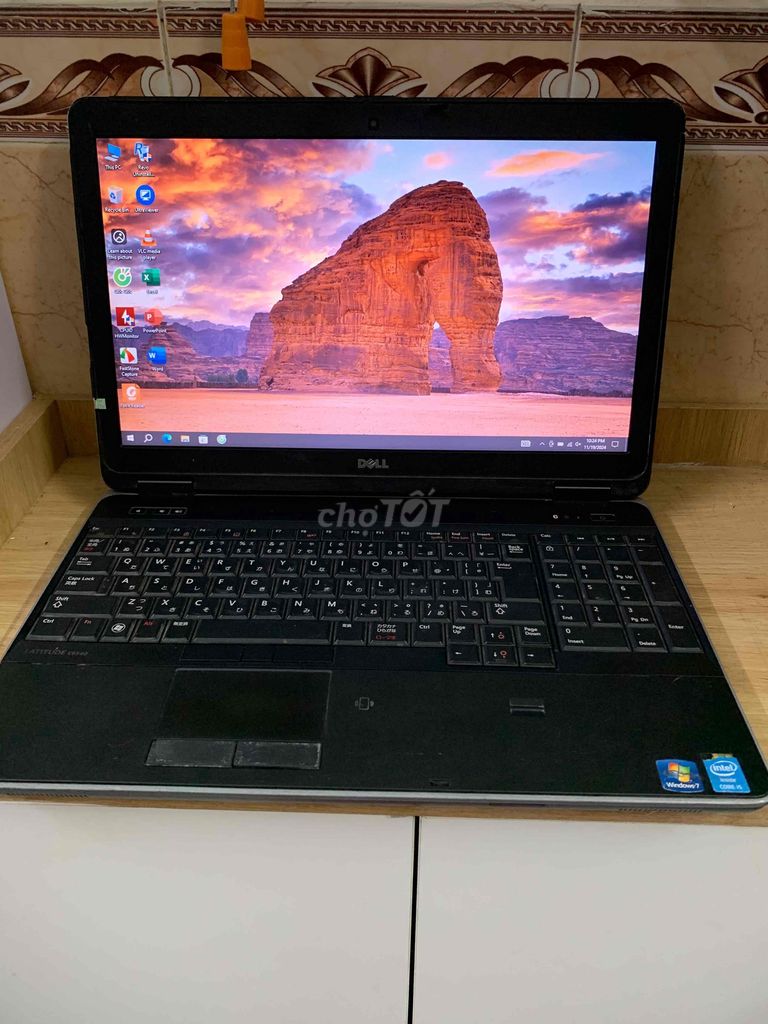 Dell Latitude E6540 core i5-4300M Ram 8g ssd 120g