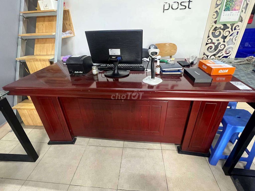 Bàn giám đốc Gỗ Nâu đỏ Văn phòng. Mua bán Đồ dùng văn phòng tại Quận Long Biên Hà Nội được đăng bởi HoangPham hình 1