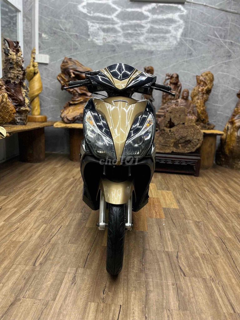Honda Airblade 125Fi, чистый пластик, тихий двигатель