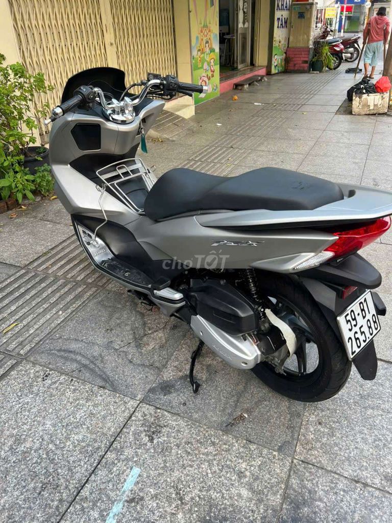 Honda PCX 125 2016 mới 90% biển số thành phố. Mua bán Xe máy tại Quận Tân Phú Tp Hồ Chí Minh được đăng bởi Tuanduy hình 3