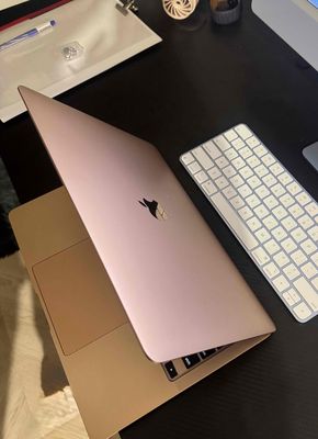 Pass gấp macbook air M1 16GB 256GB. Mua bán Laptop tại Thành phố Thủ Đức Tp Hồ Chí Minh được đăng bởi Mario