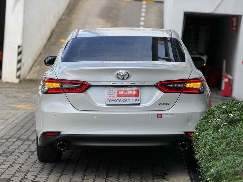 Toyota Camry 2023 2.5Q - tặng 100% trước bạ. Mua bán Ô tô tại Quận Cái Răng Cần Thơ được đăng bởi TOYOTA SURE CẦN THƠ XE QUA SỬ DỤNG CHÍNH HÃNG hình 2