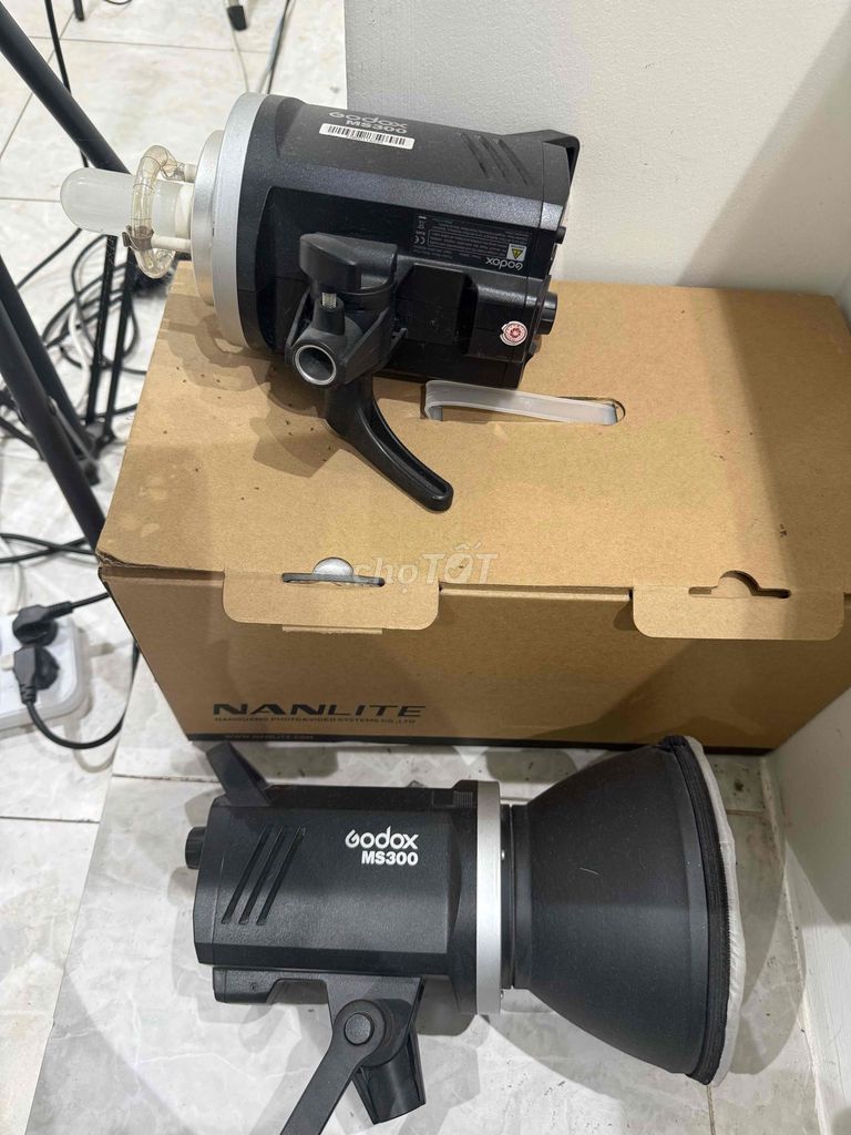 Đèn studio Godox MS300 Đen. Mua bán Máy ảnh, Máy quay tại Quận 3 Tp Hồ Chí Minh được đăng bởi hòa phạm hình 1