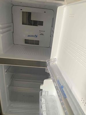 Cần bán nhanh tủ lạnh Aqua 123L chạy ngon lành