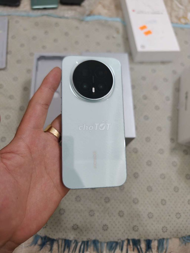 Honor Magic 8 16/512gb siêu đẹp. Mua bán Điện thoại tại Quận Tân Bình Tp Hồ Chí Minh được đăng bởi Nguyễn Thắng Mobile hình 1
