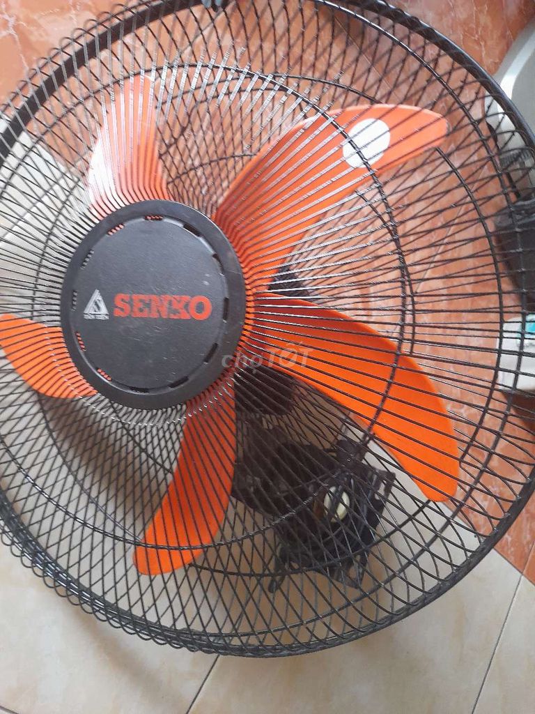 Quạt treo tường Senko Đen, Cam. Mua bán Quạt tại Quận Ngũ Hành Sơn Đà Nẵng được đăng bởi Cô Tươi hình 1