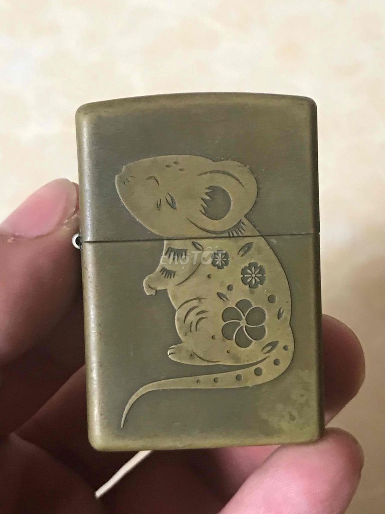 Bật lửa Zippo Đồng thau đã qua sử dụng. Mua bán Đồ sưu tầm, đồ cổ tại Quận Hoàn Kiếm Hà Nội được đăng bởi Nguyễn Anh Tú hình 1