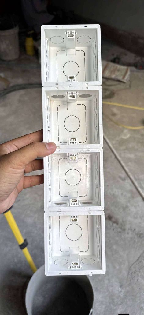 Đế âm tường Nhựa Vuông Trắng Hình Vuông. Mua bán Nội thất, đồ gia dụng khác tại Thành phố Mỹ Tho Tiền Giang được đăng bởi Đèn Led Min hình 1