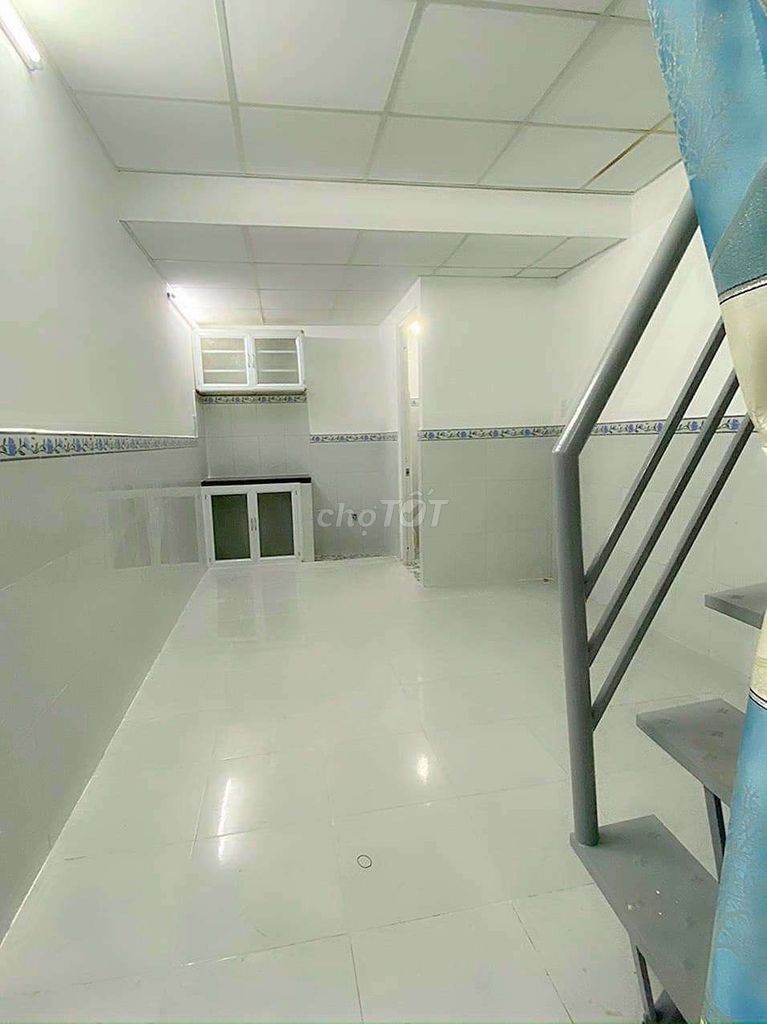 Nhà 1 lầu . DTSD:50m2.  Đường hà huy giáp. Ngay CD điện lực Q12