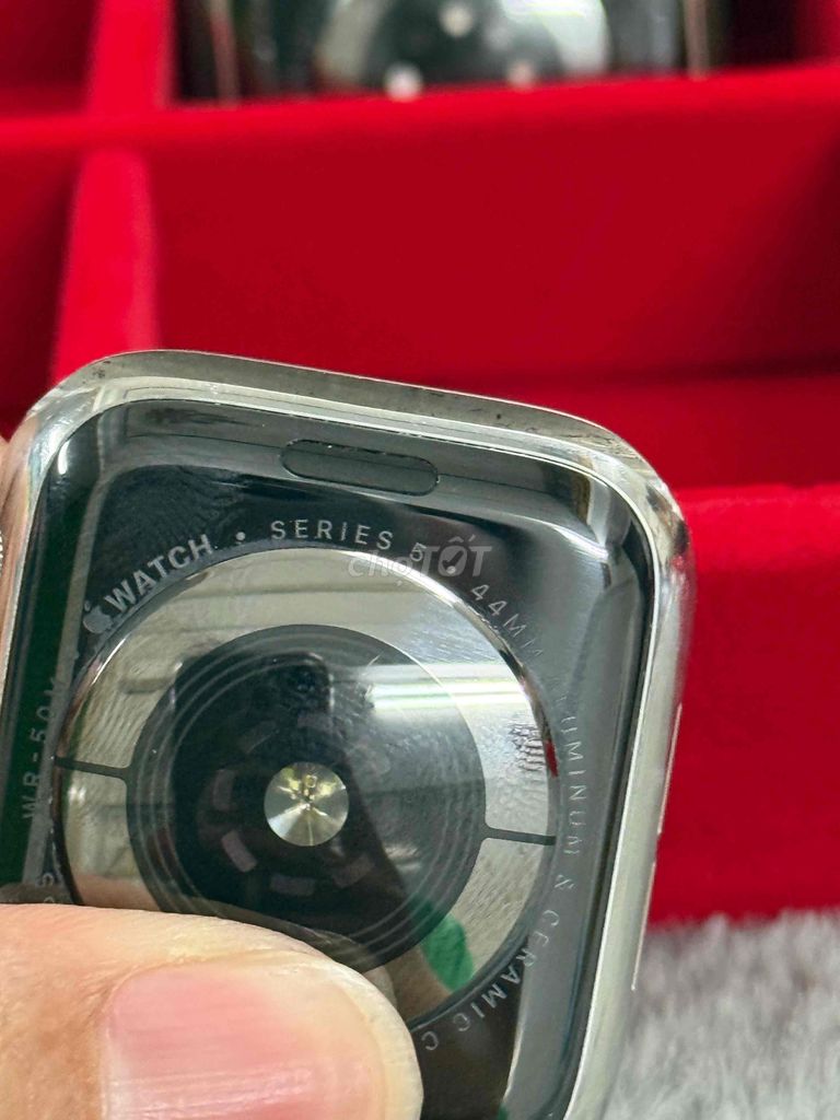 Apple Watch Series 5 Thép Trắng, Pin Khỏe 1 ngày. Mua bán Thiết bị đeo thông minh tại Quận 10 Tp Hồ Chí Minh được đăng bởi TIN STORE hình 1