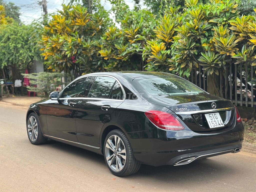 Mercedes Benz C Class 2017 C250 Exclusive. Mua bán Ô tô tại Thành phố Buôn Ma Thuột Đắk Lắk được đăng bởi AUTO Anh Phát hình 2