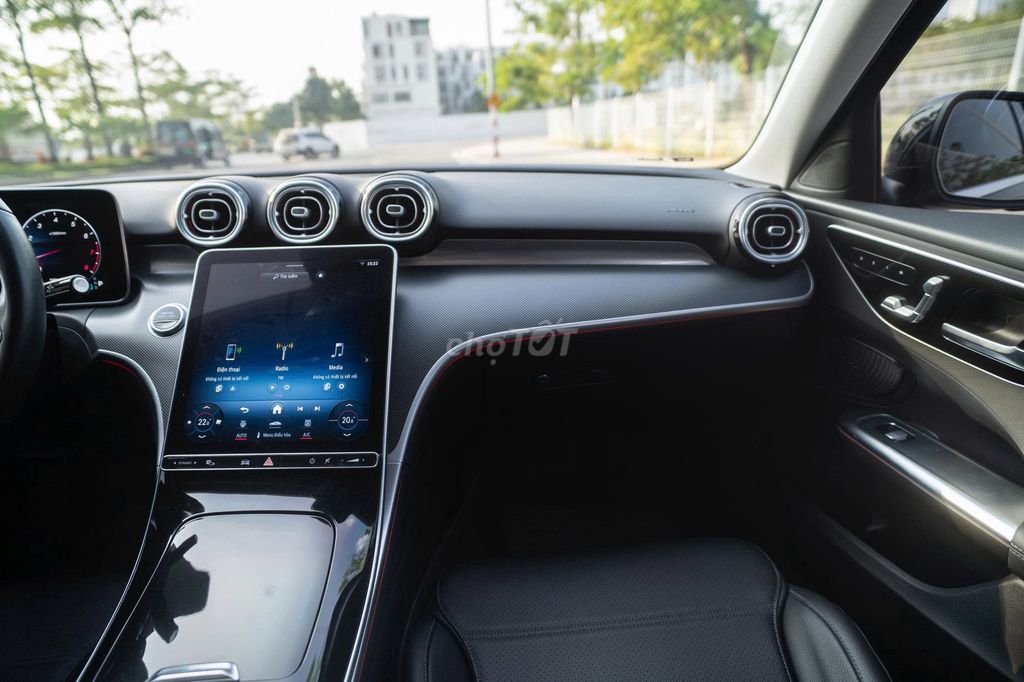 Mercedes-Benz C200 Avantgarde 2022. Mua bán Ô tô tại Huyện Hoài Đức Hà Nội được đăng bởi Duoc Nguyen hình 5