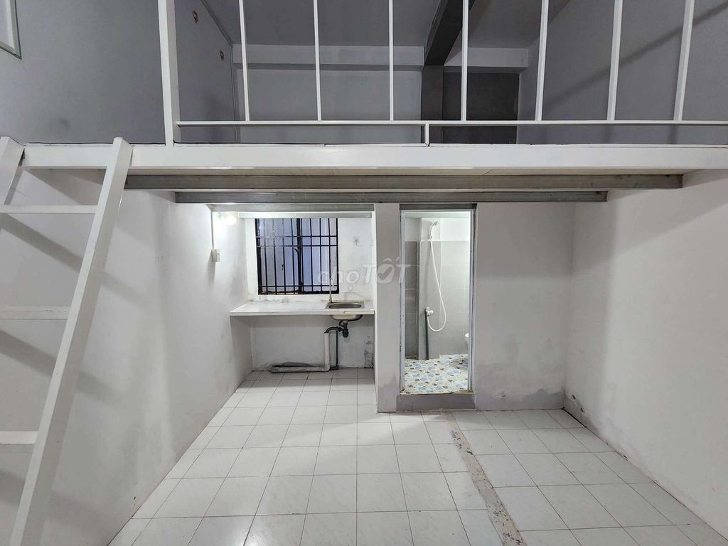 phòng có gác+ cửa sổ thoáng Sd 25m2 đs 16 Linh Chiểu ĐH Ngân hàng