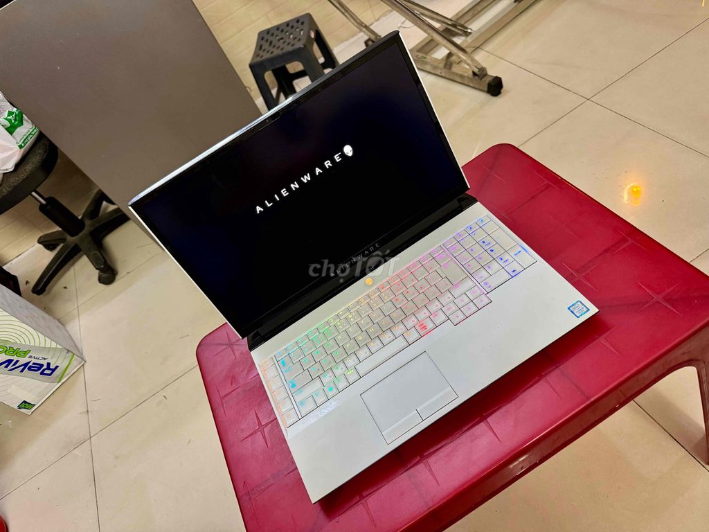 Alienware Area-51m I9-9900K 32GB/512GB RTX 20. Mua bán Laptop tại Quận Bình Tân Tp Hồ Chí Minh được đăng bởi Bình Luận Viên Tattoo hình 1