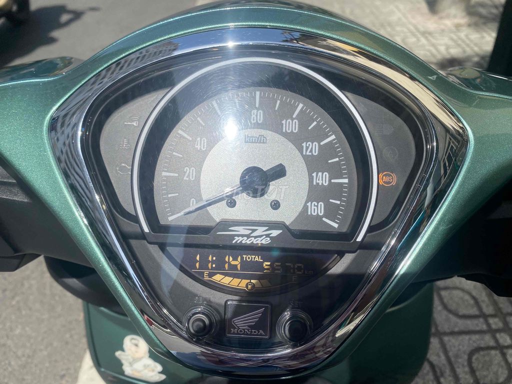 SH MODE 2025 THẮNG ABS MUA THÙNG 2025 CHẠY 5.200KM. Mua bán Xe máy tại Quận Bình Thạnh Tp Hồ Chí Minh được đăng bởi A HƯNG hình 6