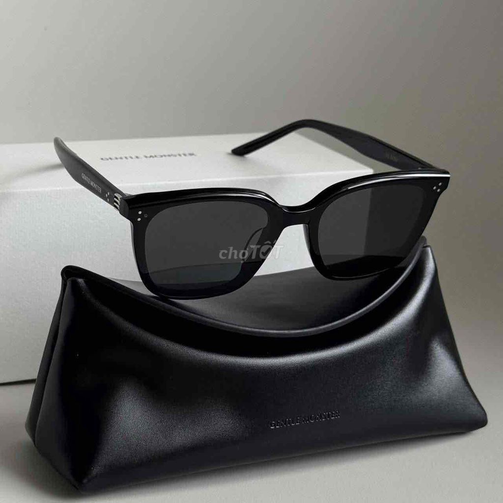 Kính râm nữ màu Đen. Mua bán Phụ kiện thời trang khác tại Quận Bắc Từ Liêm Hà Nội được đăng bởi Vũ Thương hình 1