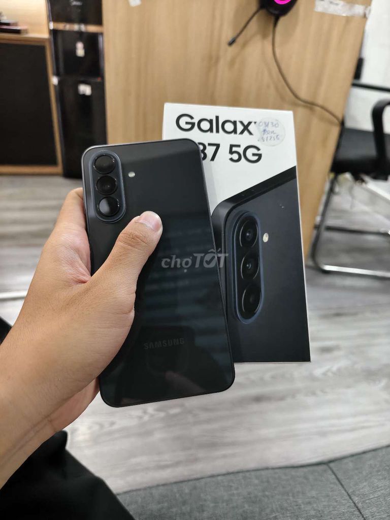 Samsung Galaxy A37 5G 8/256 Đen đẹp nét. Mua bán Điện thoại tại Quận Bình Thạnh Tp Hồ Chí Minh được đăng bởi DKSV hình 1
