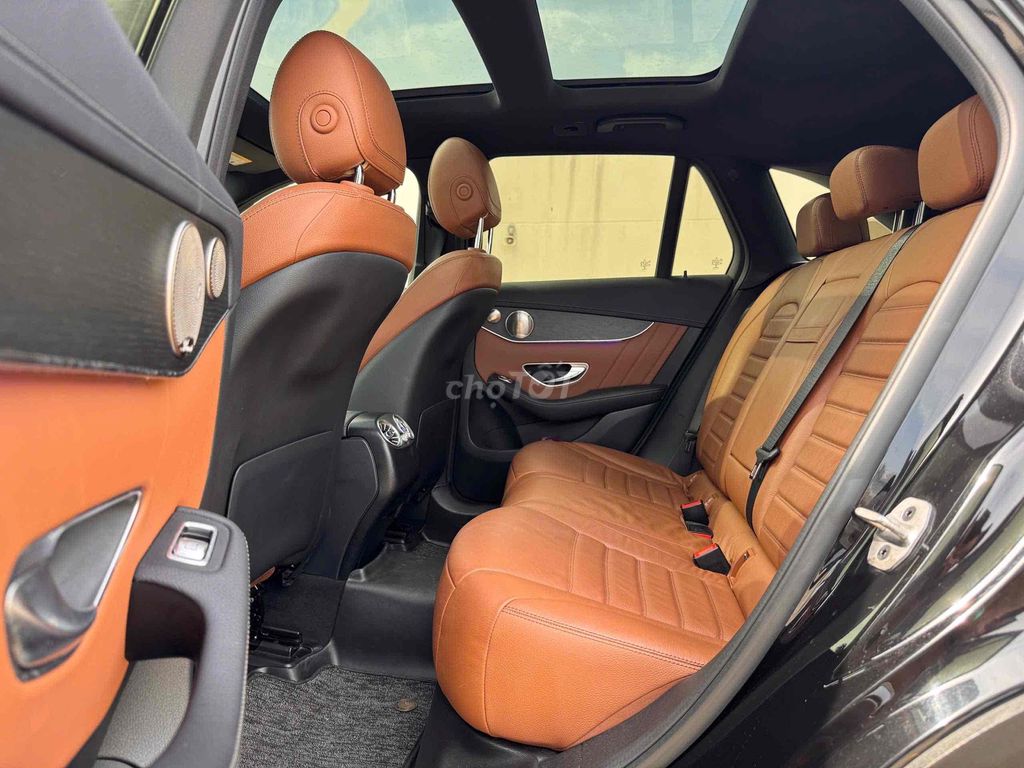 Mercedes Benz GLC300 V1 2022 - 39000 km. Mua bán Ô tô tại Quận Bình Tân Tp Hồ Chí Minh được đăng bởi Lê Minh Quý hình 7